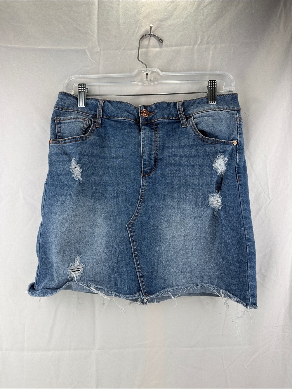 Celebrity Pink Women’s Distressed Stretch 5 pocket Denim Mini Skirt Size 11/30